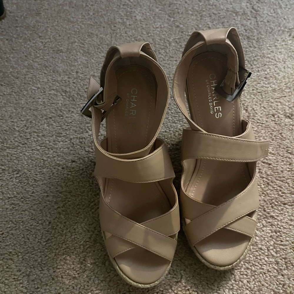 Brand new beige wedges!! 🌞